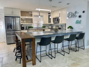 Modern Coastal Home near Siesta Key and Downtown